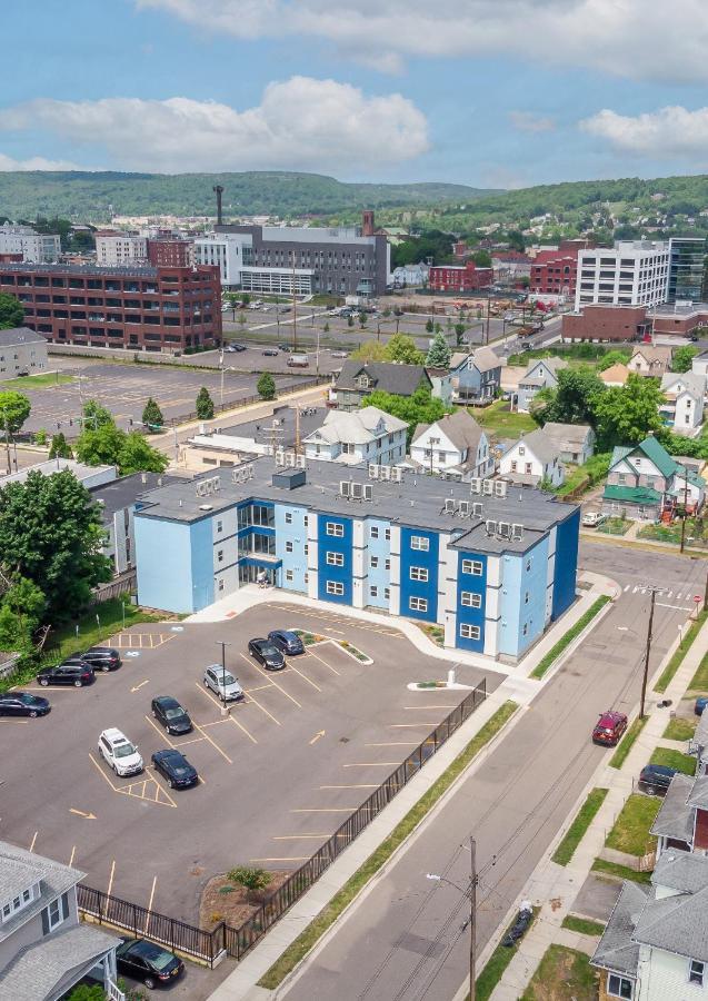 Grand Monarch! Best For Extended Stays! Johnson City Eksteriør bilde