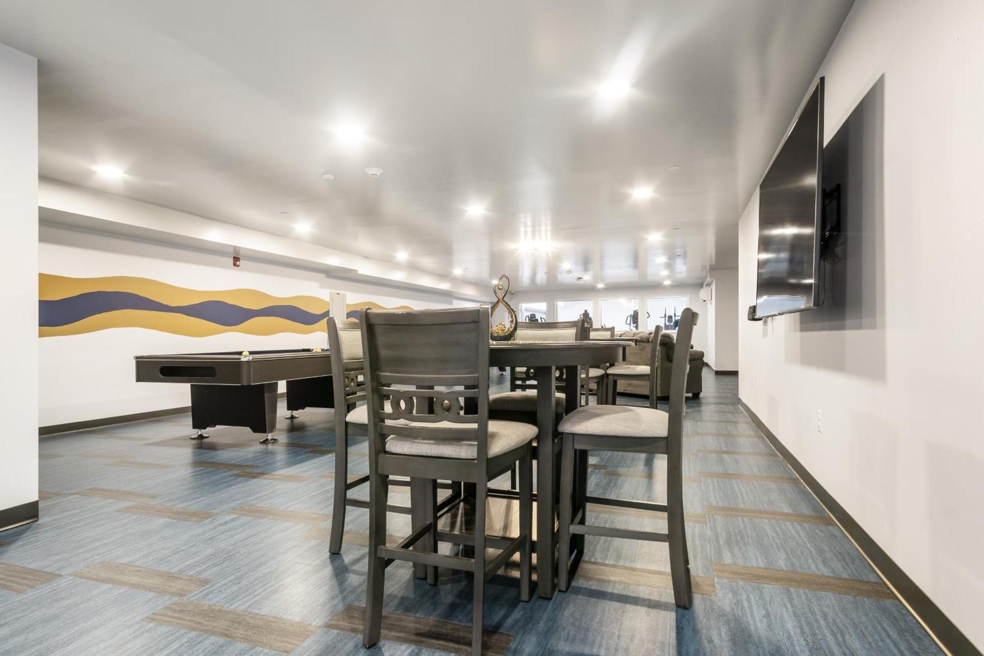 Grand Monarch! Best For Extended Stays! Johnson City Eksteriør bilde
